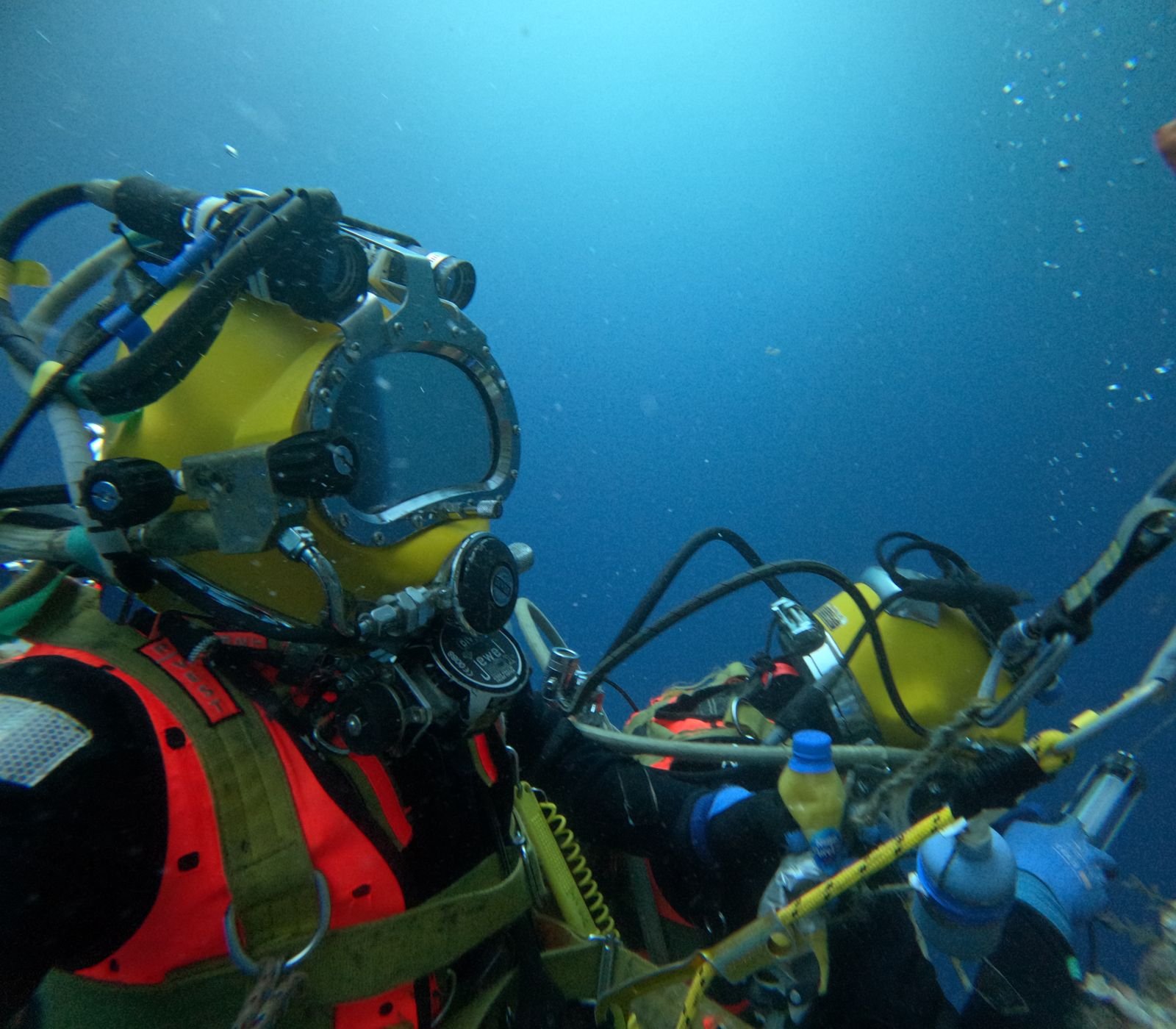 Dive Mechanix quality assurance team on an offshore project
